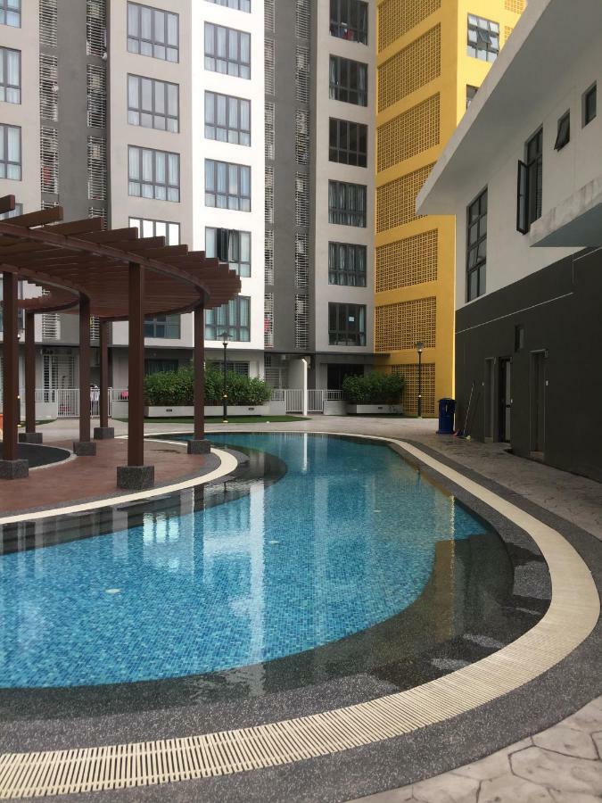 Sweet Silk Sky Balakong Apartment Seri Kembangan
